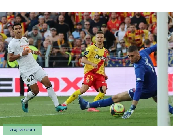 直播前两小时里尔对阵朗斯德比，紧张气氛与压力持续升级